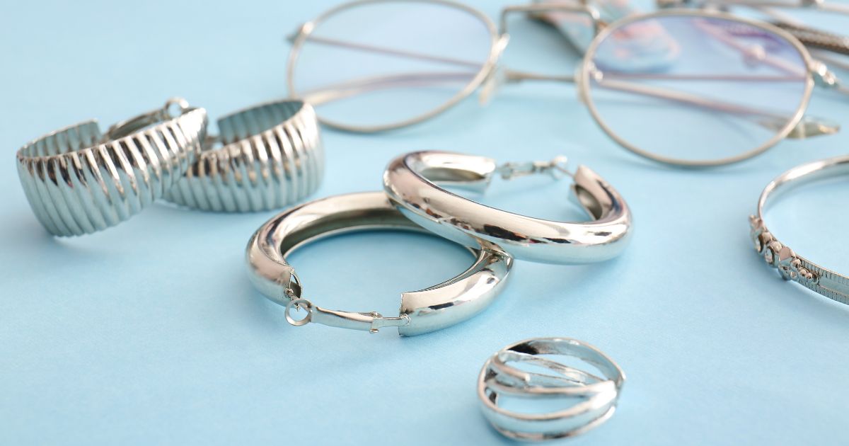 keep silver jewellery clean 